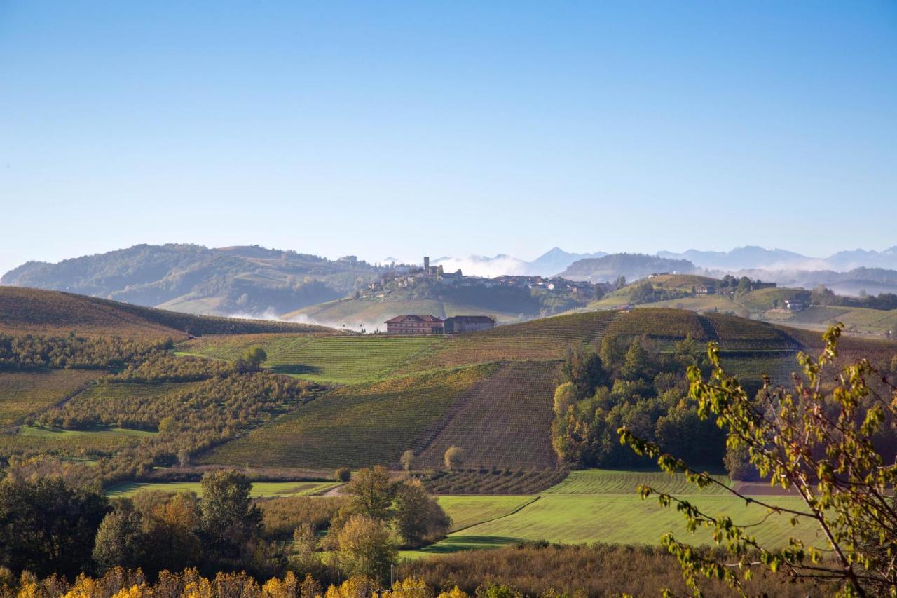 Villaggio Narrante - Cascina Galarej แซร์ราลุงกา ดัลบา ภายนอก รูปภาพ